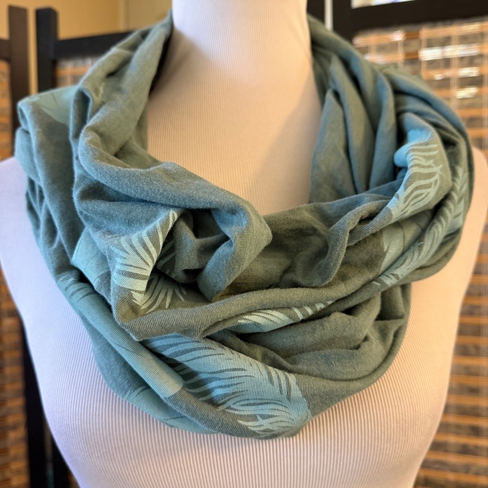 Earth Creations Infinity Scarf Women OS Green Feather 100% Organic Cotton Boho